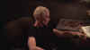 screens_s5_ep01_221.jpg (41631 byte)