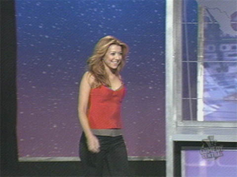 AH225 dailyshow 01-M