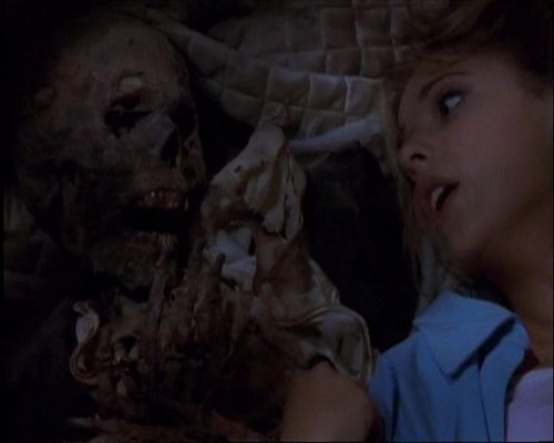 s1 Buffy b1x01 sc 19-M